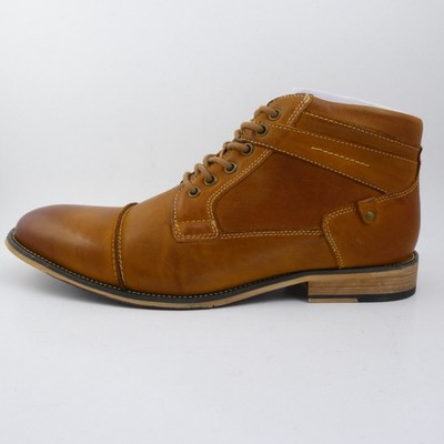 Steve Madden Men display picture 3