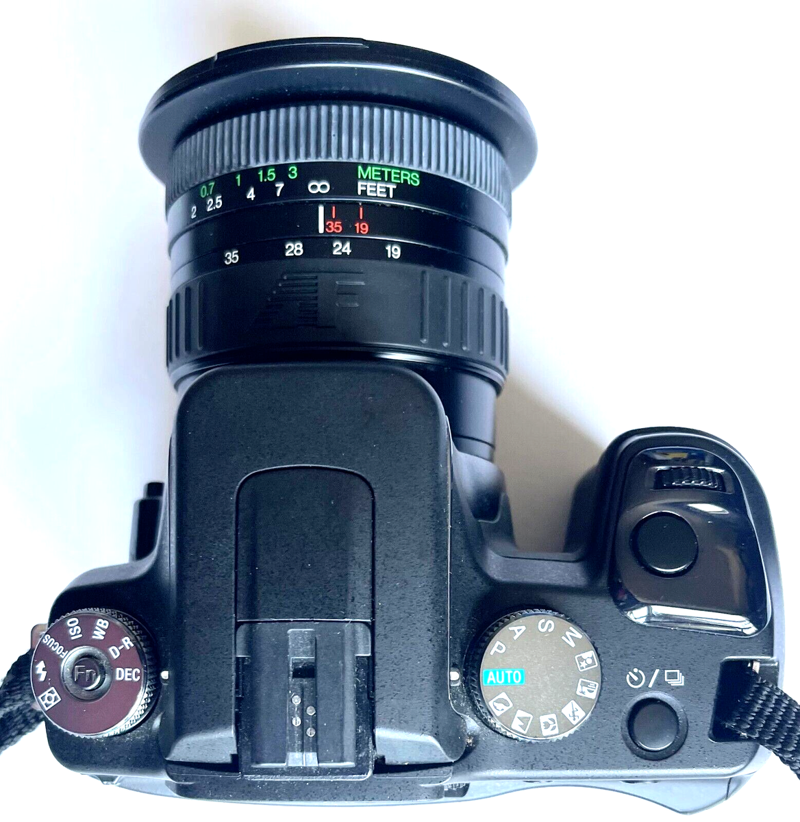 SONY ALPHA A100 10.2MP DIGITAL SLR CAMERA WITH 19-35mm ZOOM LENS