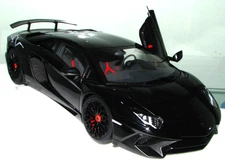 1/18 AUTOART LAMBORGHINI AVENTADOR SV GLOSS BLACK (NERO ALDEBARAN)
