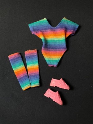 Sindy Stardance Set 1984 Regenbogen Trikot Beinwärmer Rosa Sneaker Fit 12'' Puppe