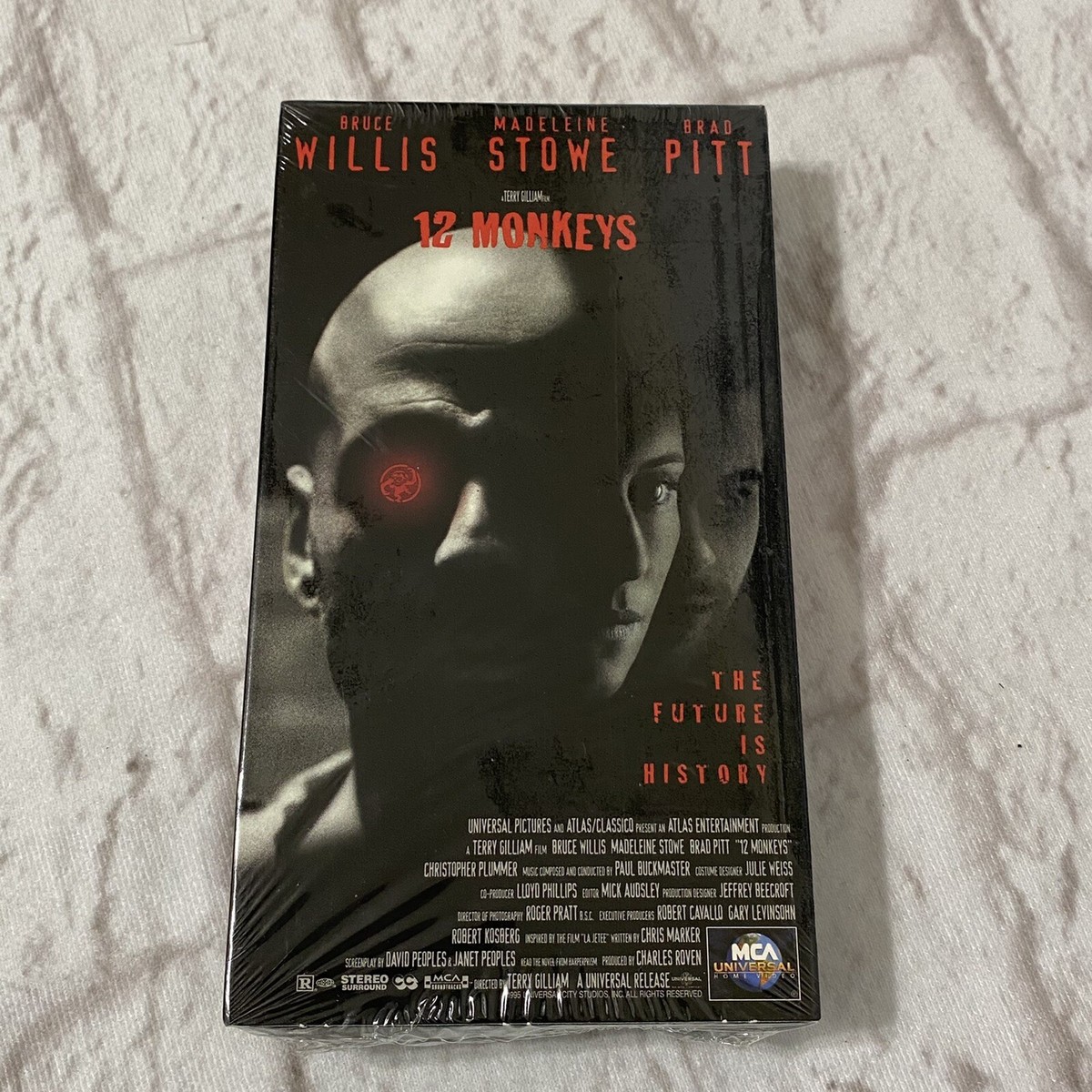 Bruce Willis Watch 12 Monkeys Short Film La Jetee Imdb 12 Monkeys