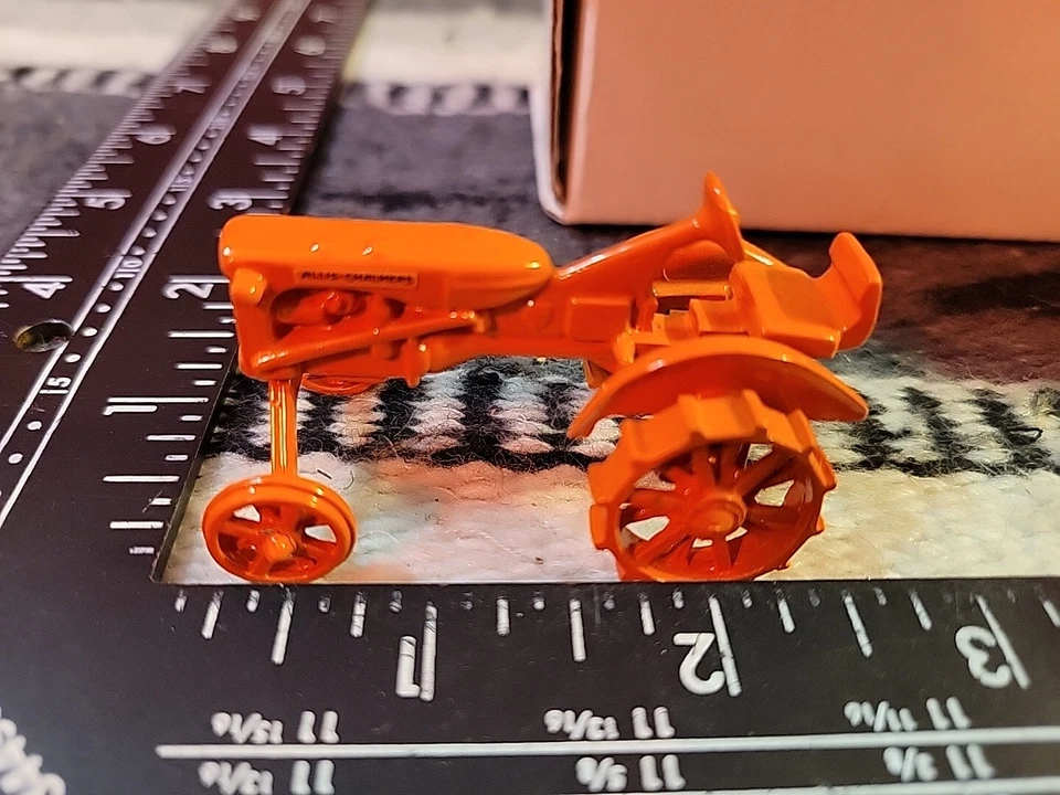Allis Chalmers B On Steel 1/43 Diecast Farm Tractor Replica Collectible - Image 2 of 4