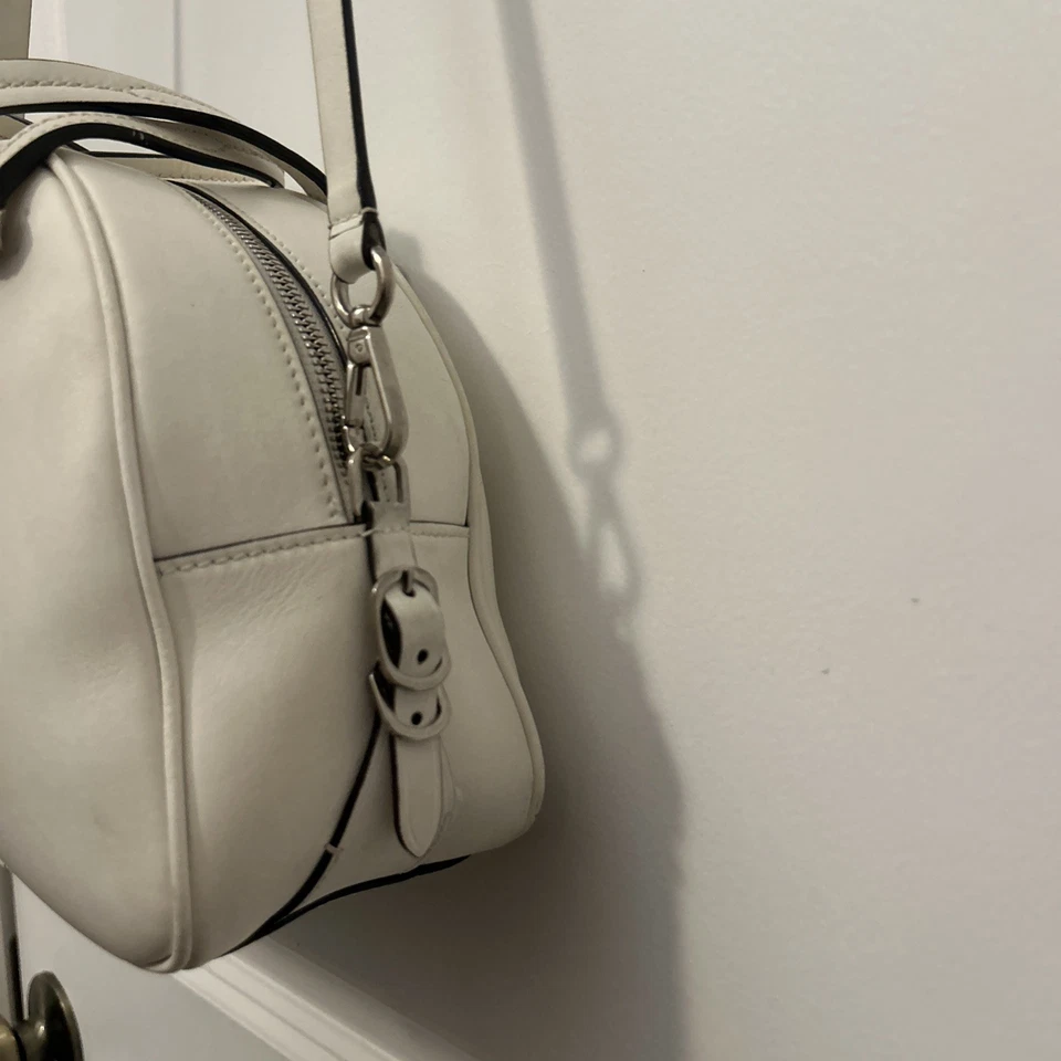 JIMMY CHOO VARENNE BOWLING Shoulder Bag Hand Bag White Leather JC Logo Accent - Image 4 of 4