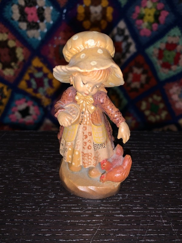 ANRI Sarah Kay Wood Carving Figurine “Feeding the Chickens” 4” Tall