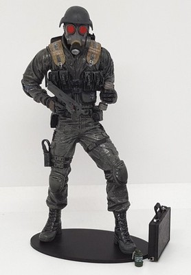 Resident Evil Figur Hunk mit Zubehör Neca