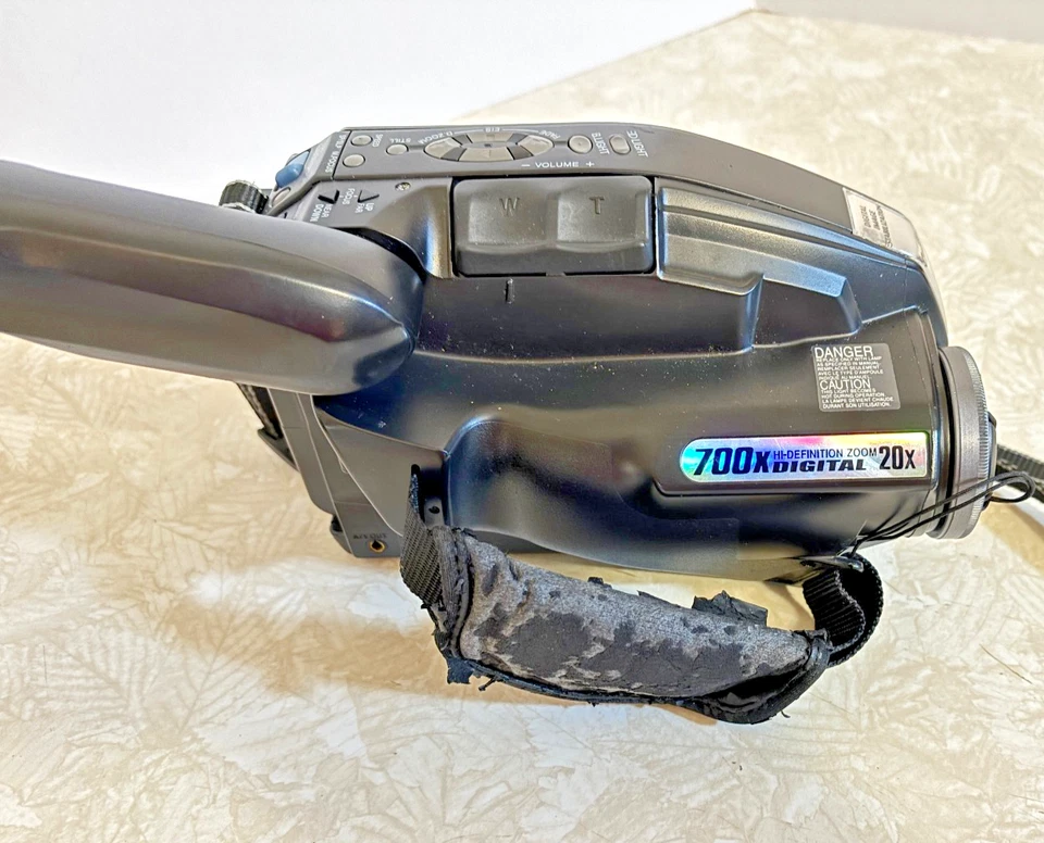 Quasar Palmcorder Camcorder VHS-C Model VM-L152 Working - Image 4 of 4