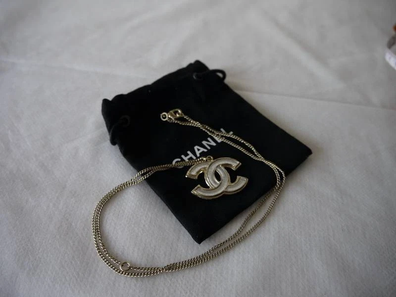 chanel classic cc necklace vintage