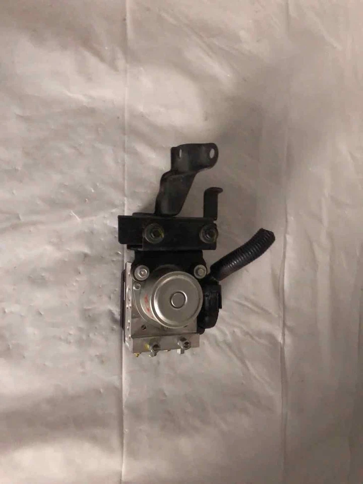 2011 - 2012 NISSAN LEAF ABS Anti-lock Brake System Control Module Assembly - Image 3 of 4