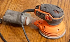 TWO Black & Decker Power Sanders, 5 In Random Orbit/Square pad sander