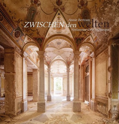 Zwischen den Welten [Deutsch] von Betram, Annie [gebunden]