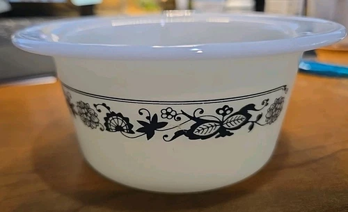Pyrex Old Town Blue Onion Margarine Oleo Dish Milk Glass