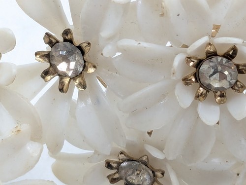 Vintage Coro White Daisy and Rhinestone Clip On Earrings Silver Tone READ - Picture 5 of 18