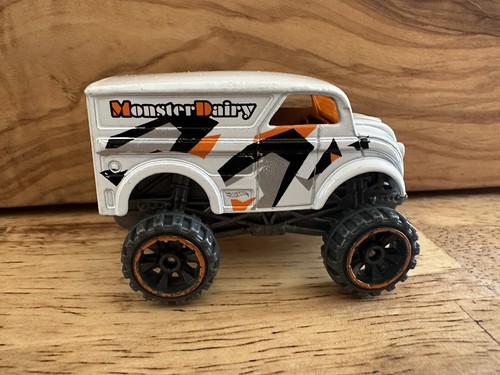 Lot Of 7 Hot Wheels & Match Box Custom Bronco Delivery Van Trucks Land Rover - Picture 9 of 20