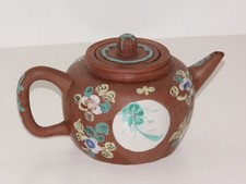 THEIERE PANSUE POLYLOBEE CHINE ANTIQUE 19 EM TERRE CUITE A DECOR VERNISSE FLORAL