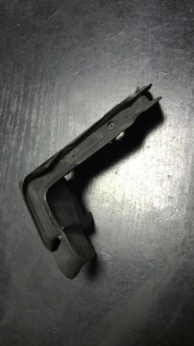 BMW E90 E91 Motorraum Motorhaube Federbeinschraube Dichtung Blende RH Fahrer ...