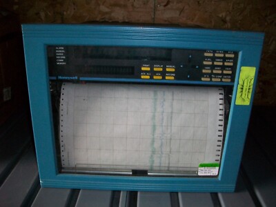 Honeywell  DPR3000  D3-30000000-0-0-0-0-C0  Strip Chart Recorder 16 Channels