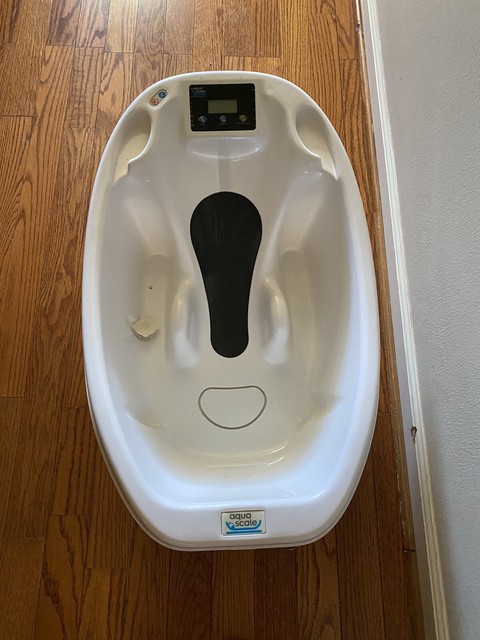 baby tub with scale