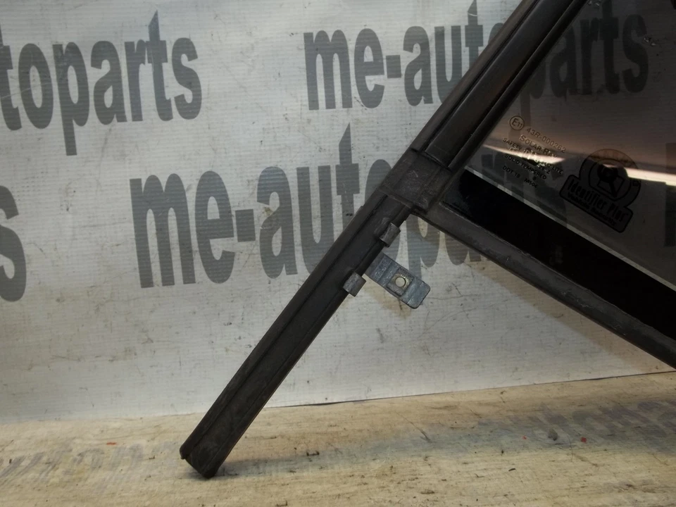 Cadillac CTS 2003-2007 lado del conductor puerta trasera izquierda cuarto ventilación ventana de vidrio OEM Foto 2 de 4