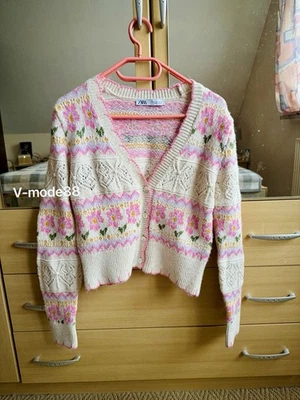 Zara Muster Cardigan Pullover S 36 38 weiß rosa Blumen 🌷 Strick Jacke süß - Bild 1 von 4