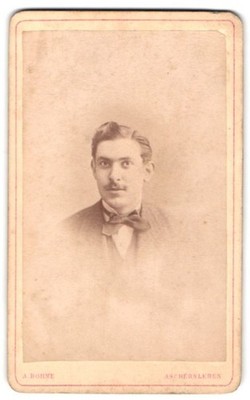 Photograph A. Bohne, Aschersleben, Markt 61, portrait of a young man 
