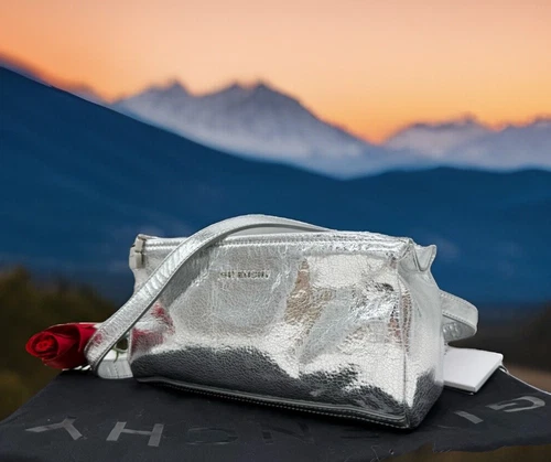 AUTENTICA Borsa a tracolla donna Givenchy Mini Pandora in pelle metallizzata argento nuova con etichette