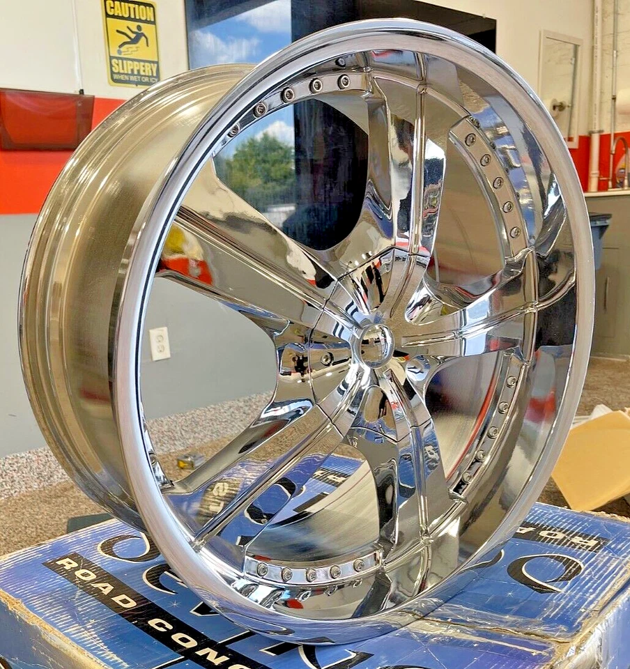 HELO 824 24X9.5" PCD 6x139.7 ET +25 CHROME RIM - Image 3 of 4