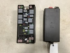2005-2006 Ford Mustang Fuse Box Engine Assembly Oem