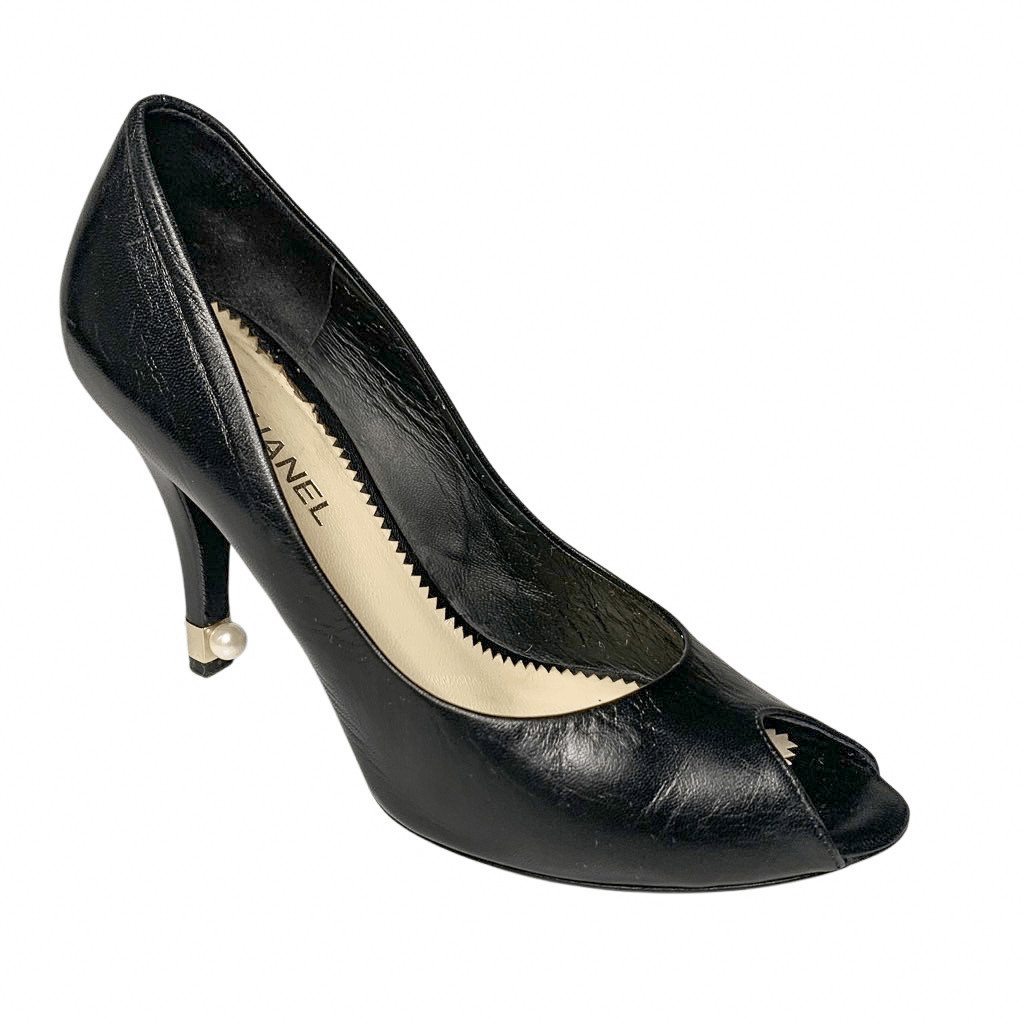 Chanel Interlocking CC Logo Black Leather Pumps EU 37 US 6-6.5 Pearl High Heels