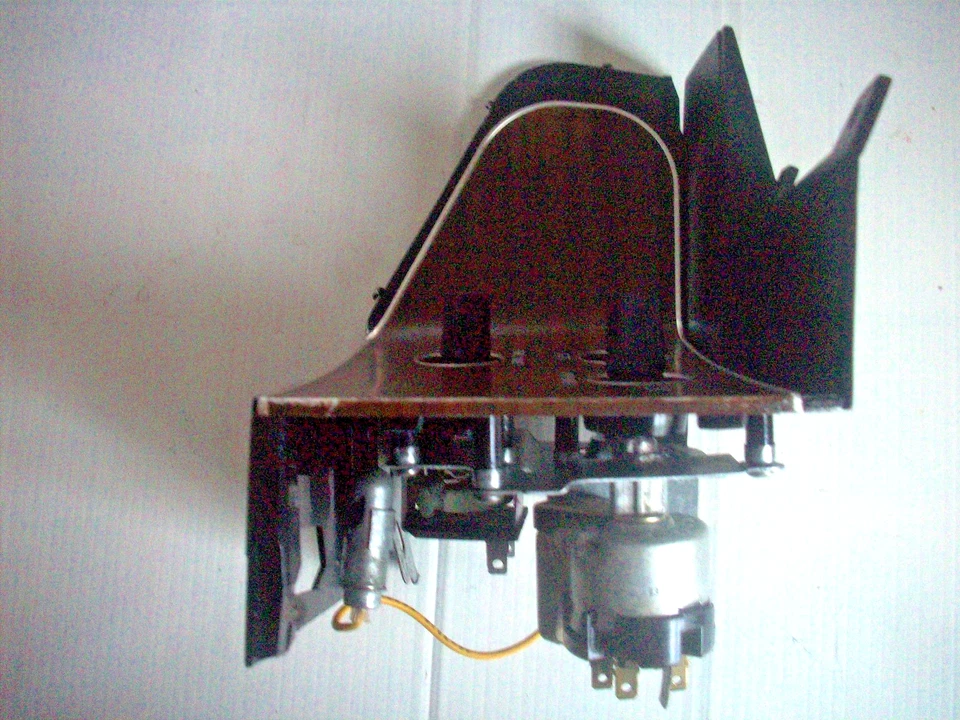 Dodge Challenger Plymouth Barracuda Rallye 1972-74 panel de interruptores Foto 3 de 4