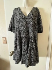 UNIVERSAL THREADS Tunic Top  Sz M Gored Skirt V Neck Short Puff Sleeve 2 Pockets