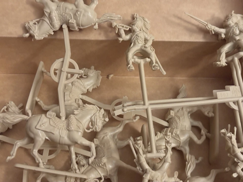 Italeri 54mm Napoleonic War French Dragoons Scots Grey Austrian Infantry Figures - Image 4 of 4