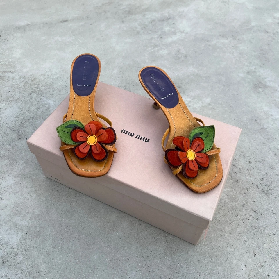 Miu Miu | Authentic Vintage Flower Appliqué Leather Mules Red Orange Strappy(35) - Image 4 of 4