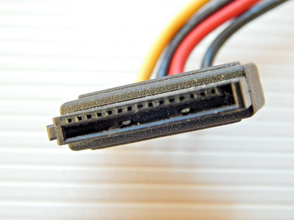 Dell Splitter Cable SATA Y Power Connector Male SATA to 2 x Female SATA 0N701D - Image 3 of 4