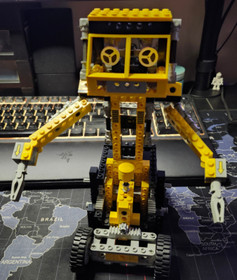 Vintage LEGO - Lego Technic 8852 Robot Lorry Truck - 100% Complete + Manual