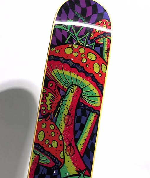 DGK Trippin Lenticular Skateboard Deck 8.0