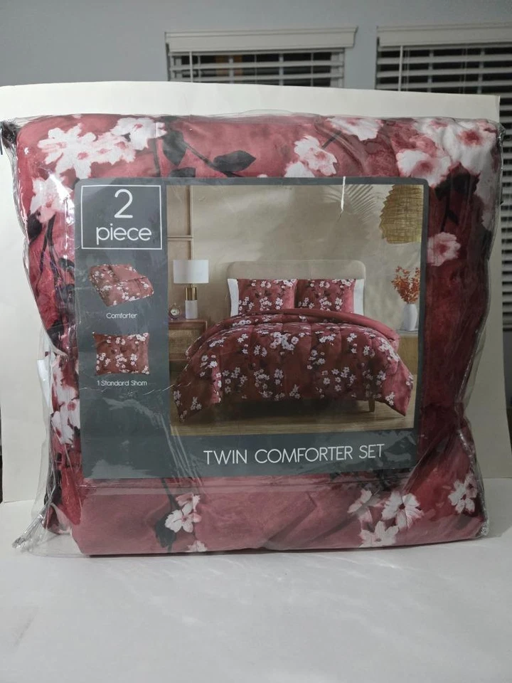 Hallmart Collectibles Watercolor Blossoms 2-Pc. Twin Red Comforter Sets - Image 2 of 4