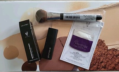 Younique Box+ Moodstruck Opulence matte Lipstick+ Blusher Brush + Eye Cream 1,2g
