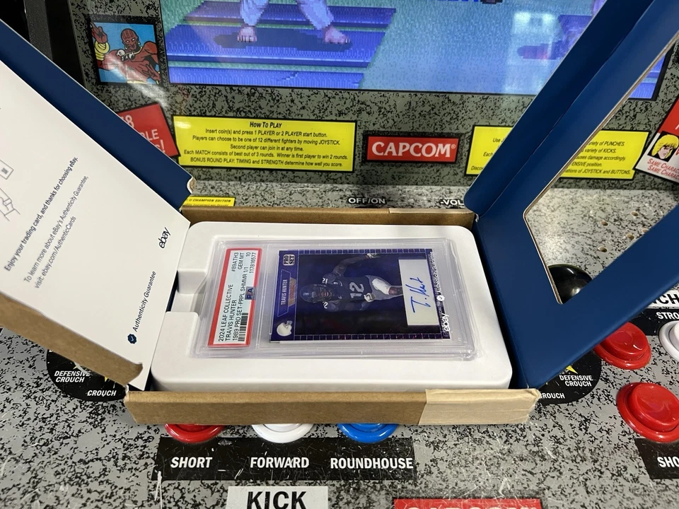 Juego profesional Leaf Collective Travis Hunter '89 2024 púrpura brillo radiocontrol automático 1/1 PSA 10 Foto 4 de 4