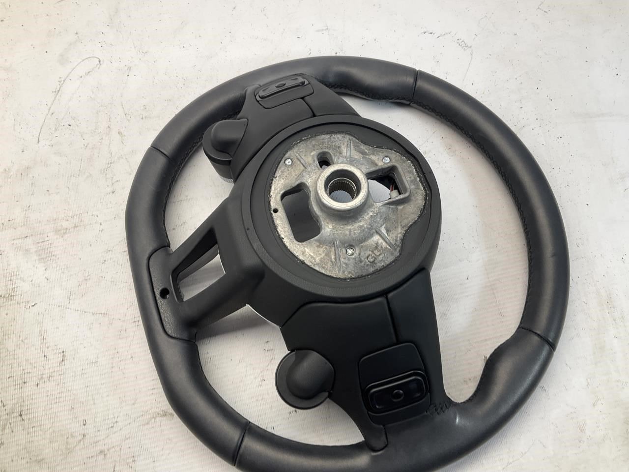 23-24 Maserati Grecale Steering Wheel w/ Control Switch Q