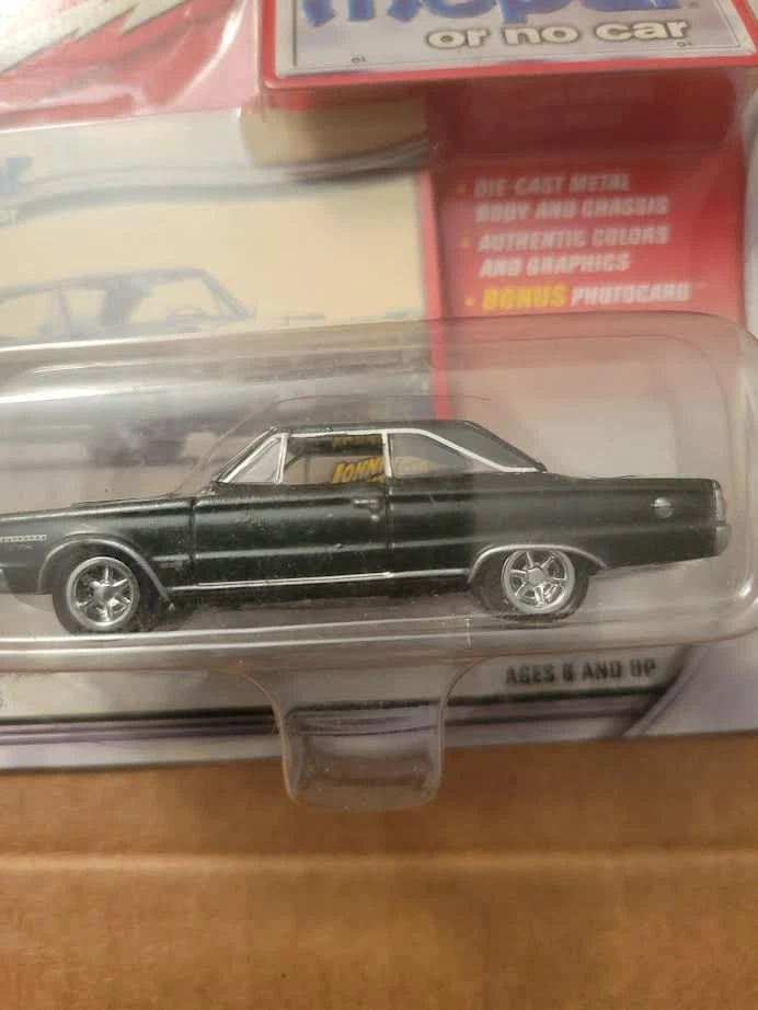 Plymouth Belvedere GTX 1967 Johnny Lightning 1/64 Mopar o sin coche 20 años Foto 2 de 4