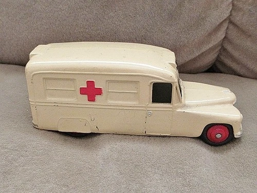 DINKY TOYS VINTAGE DAIMLER AMBULANCE