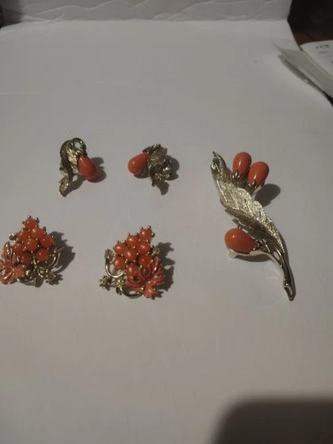 Vintage Costume Jewelry Brooch and Earring Set