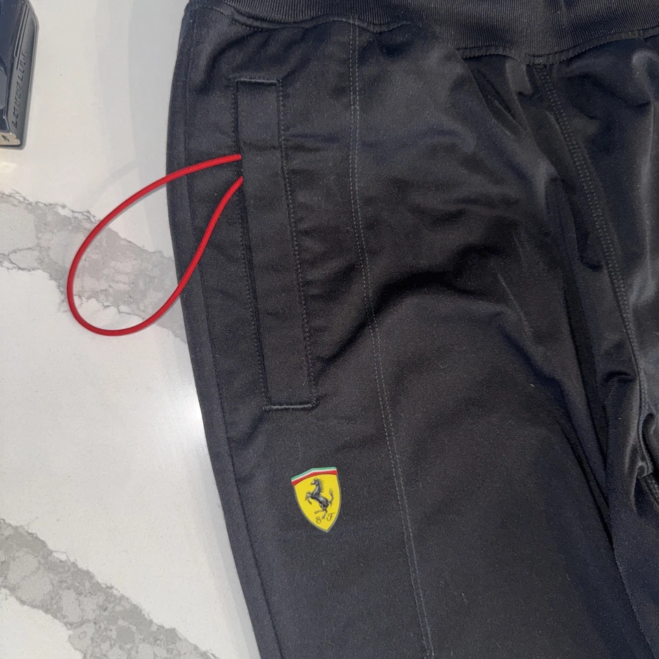 Pantalones Puma Para Hombre Medianos Negros Ferrari Sudaderas Pantalones deportivos Joggers Carreras Coches Gimnasio Foto 3 de 4