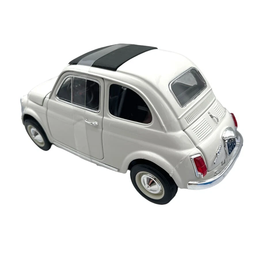 Bburago Modellino Fiat 500 F 1968 in colore Bianco in Scala 1:18 - Immagine 2 di 4