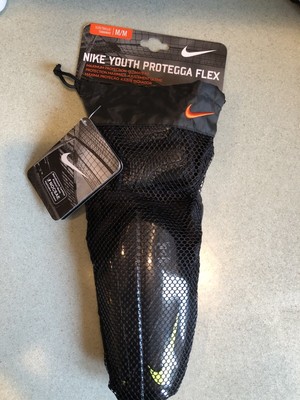 nike youth protegga flex