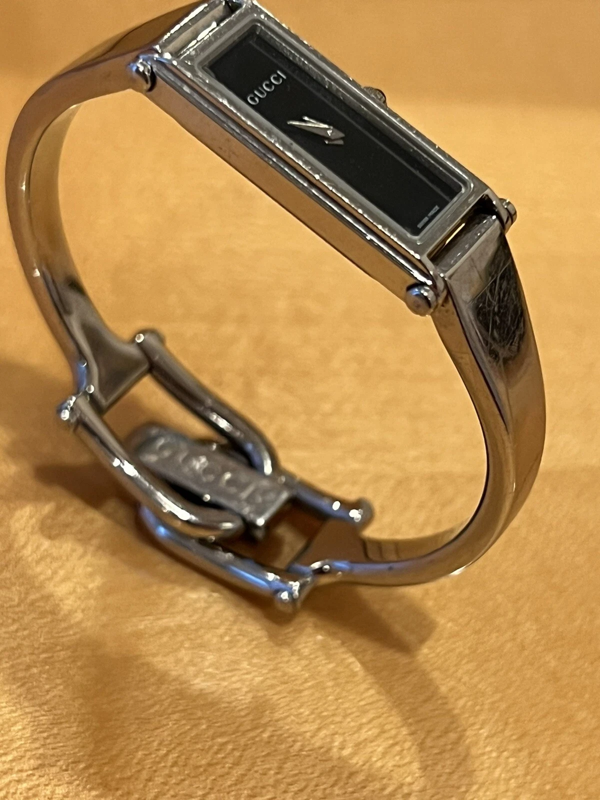Montre Femme Gucci 150 L argent vintage de fabrication suisse neuve batterie