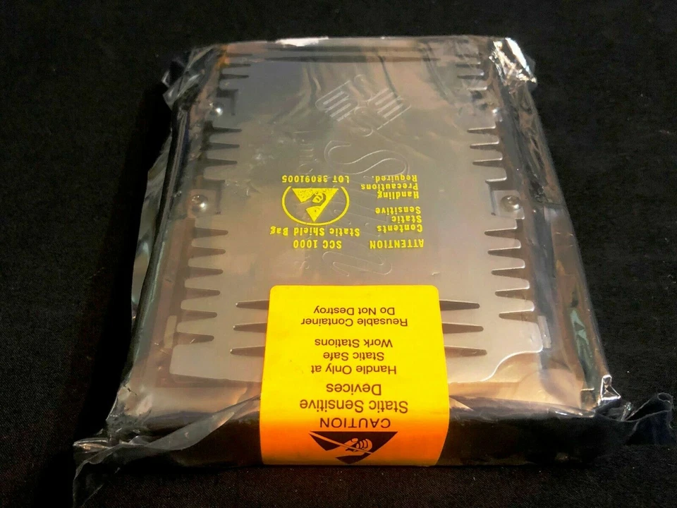 NEW Oracle Sun 540-6606 / 390-0260 - 72GB - 15000 RPM - SCSI Disk w/ Bracket - Image 2 of 3