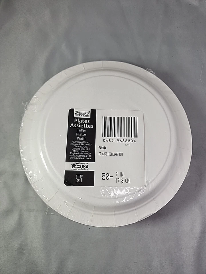 ¡Felicidades Grad! Platos de postre de graduación de papel 50 quilates colorido redondo de 7 pulgadas Foto 2 de 3