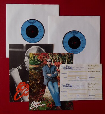 ROGER CHAPMAN - WHO PULLED THE NITE DOWN (2 x 7'', 2 x POSTCARDS, 2 TKTS) FAMILY