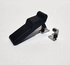 Southco Latch C7-12, SOFT DRAW LTCH W/RT ANGLE KEEP.   S C7-12